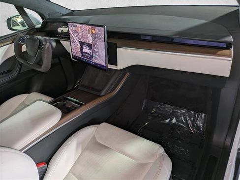Used 2022 Tesla Model X image 21