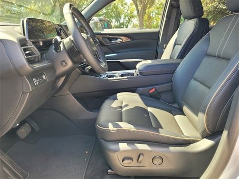 New 2025 Chevrolet Traverse High Country image 10
