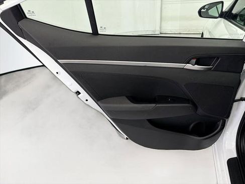 Used 2020 Hyundai Elantra SE w/ Cargo Package (C1) FWD image 24