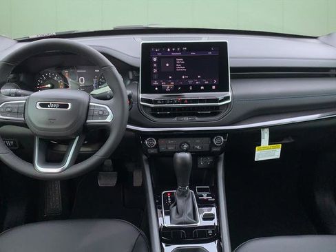 New 2026 Jeep Compass Latitude image 57