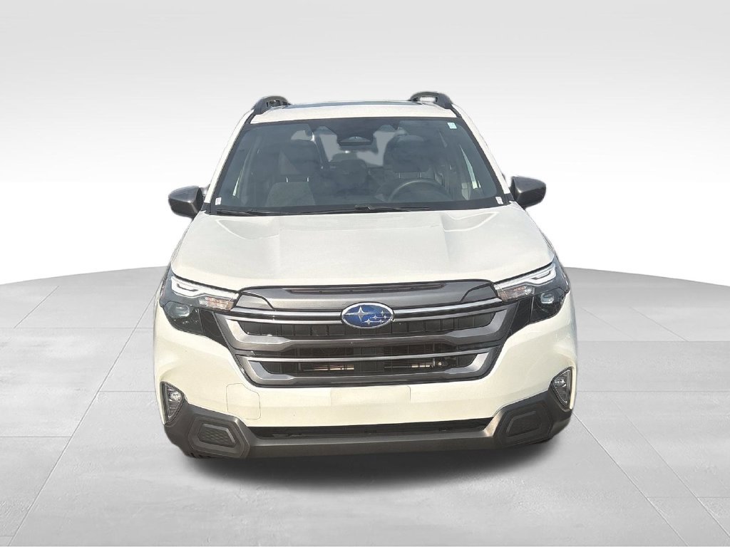 Used 2025 Subaru Forester Premium AWD/4WD image 8