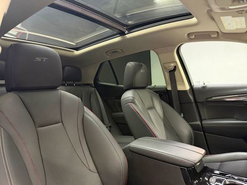 Used 2023 Buick Envision Essence w/ Sport Touring Package image 37