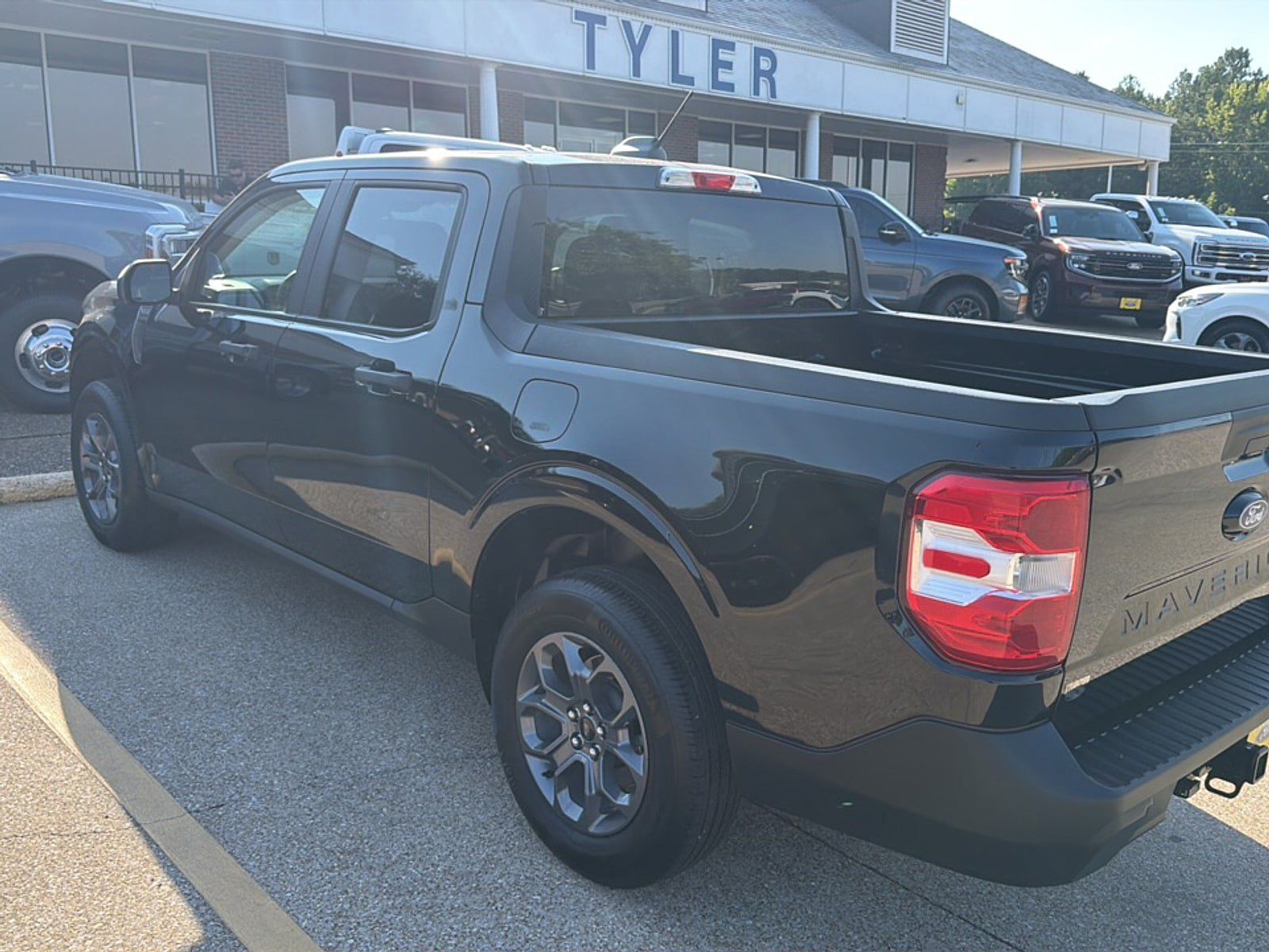 Used 2025 Ford Maverick XLT w/ Equipment Group 302A AWD/4WD image 6