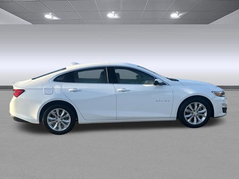 Used 2024 Chevrolet Malibu LT FWD image 2