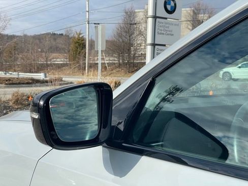 Used 2023 BMW 330i xDrive Sedan w/ M Sport Package image 26