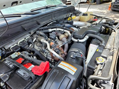 Used 2011 Ford F550 2WD Crew Cab Super Duty w/ Payload Upgrade Pkg image 25