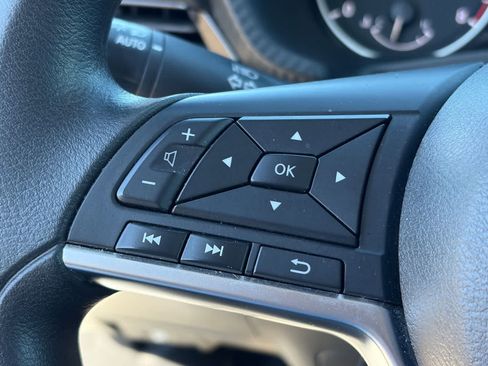 Used 2024 Nissan Sentra SV FWD image 9