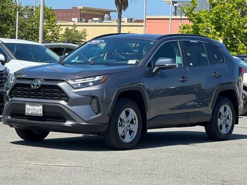 Used 2024 Toyota RAV4 XLE AWD/4WD image 8