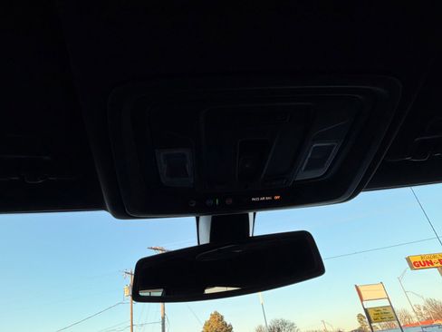 Used 2020 Chevrolet Silverado 1500 High Country image 24