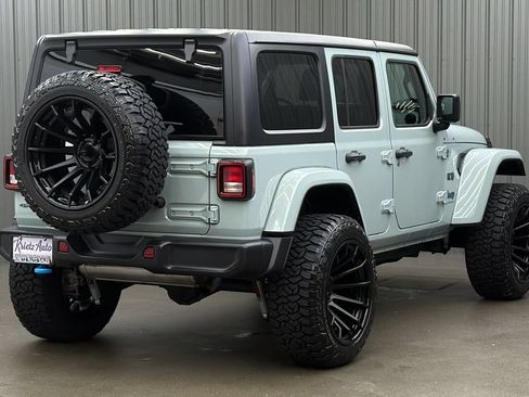 Used 2024 Jeep Wrangler Unlimited w/ Convenience Group AWD/4WD image 5