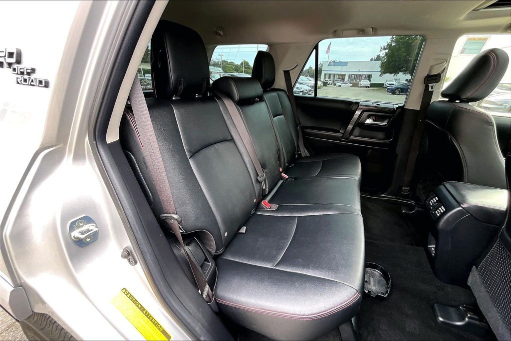 Used 2024 Toyota 4Runner TRD Off-Road Premium w/ Moonroof Package AWD/4WD image 25