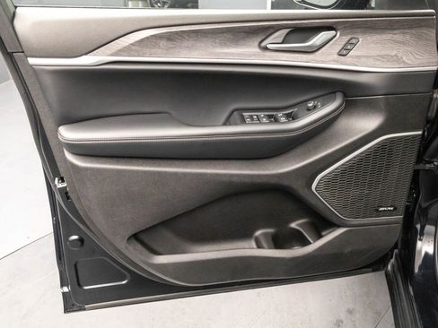 Used 2024 Jeep Grand Cherokee Limited 4xe image 30