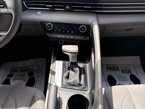Used 2023 Hyundai Elantra SEL w/ Cargo Package FWD image 17