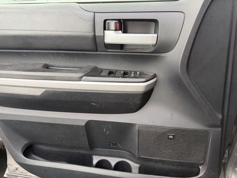 Used 2014 Toyota Tundra Limited image 25