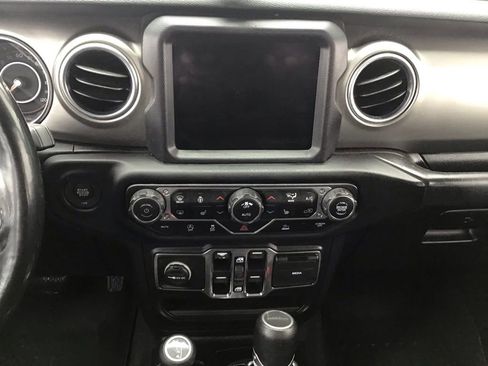 Used 2020 Jeep Gladiator Overland image 23