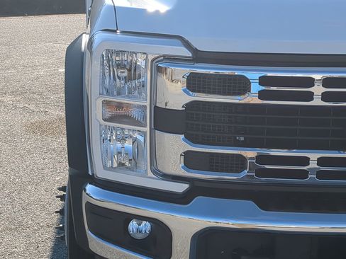 New 2026 Ford F450 XL w/ XL Chrome Package image 8