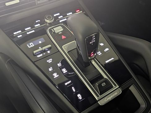 Certified 2023 Porsche Cayenne GTS AWD/4WD image 36