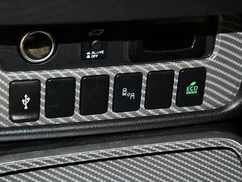 Used 2020 Mitsubishi Outlander SEL image 30