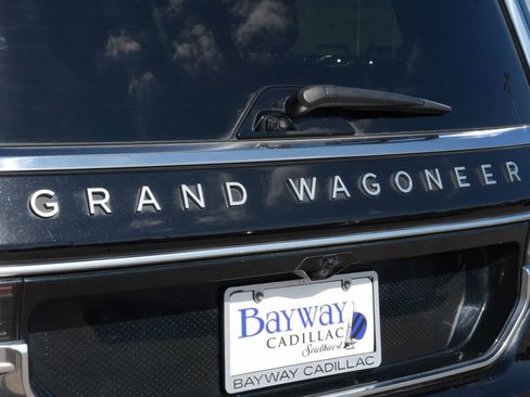 Used 2022 Jeep Grand Wagoneer Series II AWD/4WD image 22