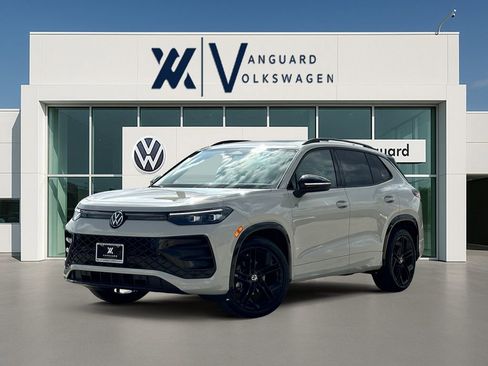 New 2026 Volkswagen Tiguan SE R-Line FWD image 1