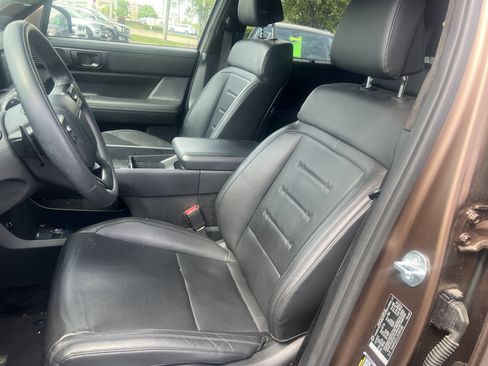 Used 2025 Hyundai Santa Fe Calligraphy image 9