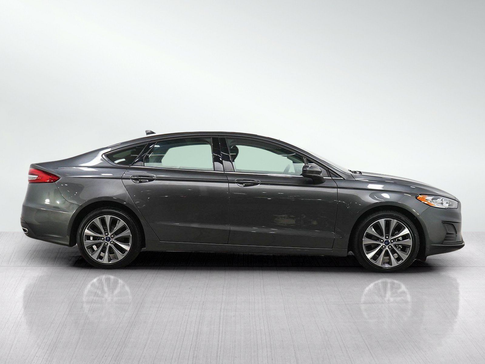 Used 2020 Ford Fusion SE AWD/4WD image 6