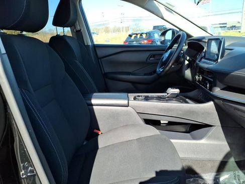 Used 2024 Nissan Rogue S AWD/4WD image 5