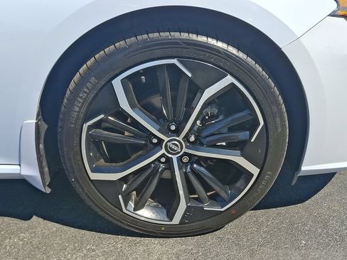 Used 2023 Nissan Altima 2.5 SR FWD image 8