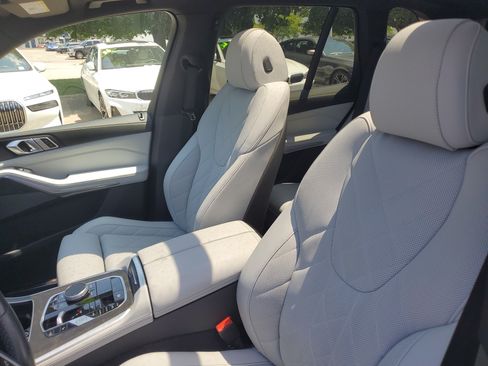Used 2024 BMW X5 xDrive40i w/ M Sport Package AWD/4WD image 9