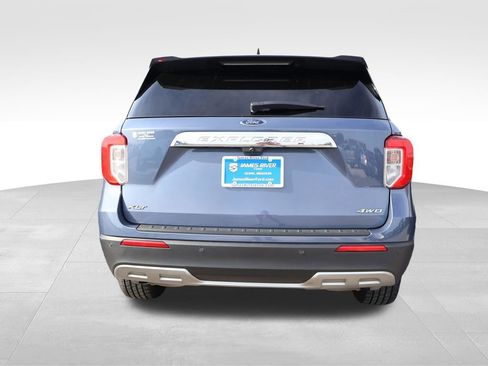 Used 2021 Ford Explorer XLT w/ Equipment Group 202A AWD/4WD image 16