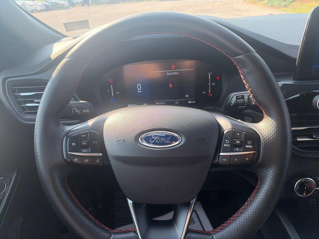 Used 2025 Ford Escape ST-Line Select AWD/4WD image 15