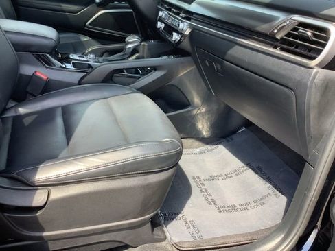 Used 2025 Kia Telluride S FWD image 28