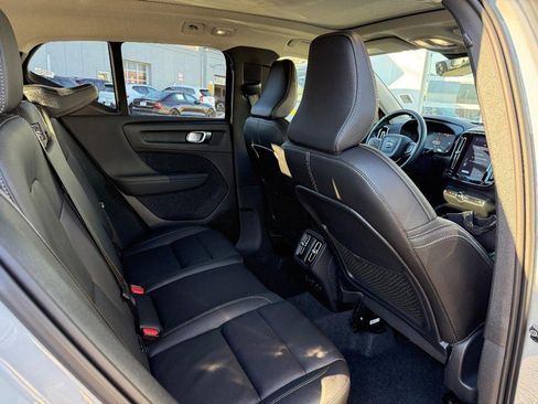 Certified 2025 Volvo XC40 B5 Plus image 11