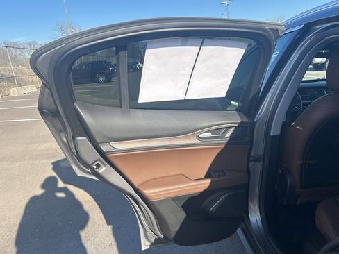 Used 2018 Alfa Romeo Stelvio Ti image 16