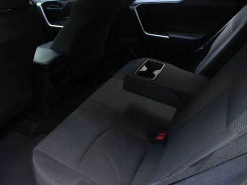 Used 2020 Toyota RAV4 LE FWD image 20