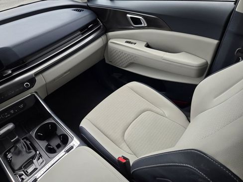Certified 2025 Kia Carnival SX Prestige FWD image 18