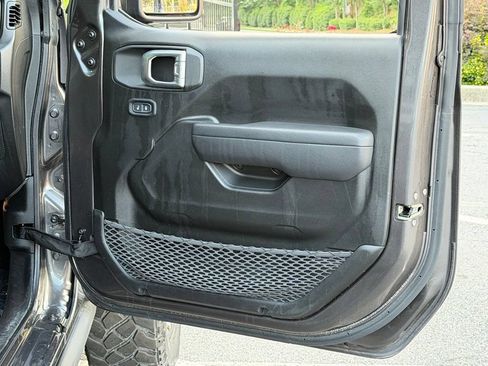 Used 2023 Jeep Wrangler Unlimited AWD/4WD image 38