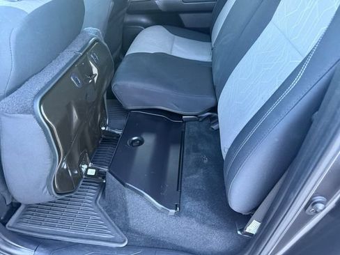 Used 2022 Toyota Tacoma TRD Sport w/ Technology Package AWD/4WD image 11