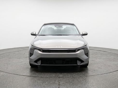 Used 2025 Kia K4 FWD image 2