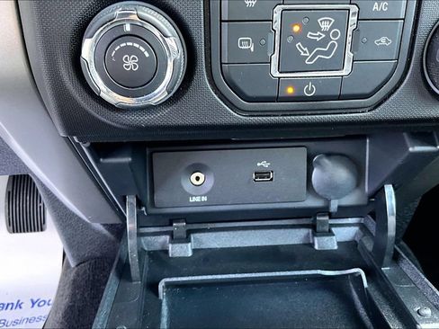 Used 2013 Ford F150 XLT w/ Mid Equipment Group AWD/4WD image 33