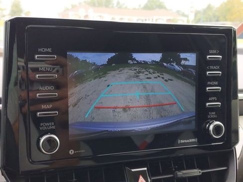 Used 2021 Toyota Corolla L image 19