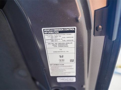 New 2025 Honda Pilot Touring image 17