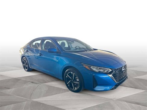 Used 2025 Nissan Sentra SV image 2