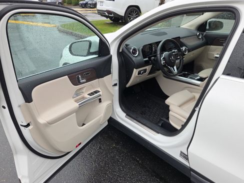 Used 2023 Mercedes-Benz GLA 250 4MATIC image 10