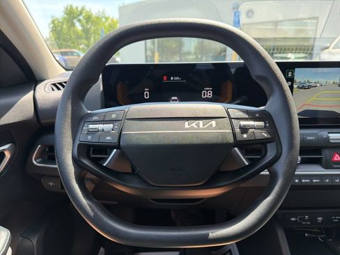 Used 2025 Kia K4 FWD image 35