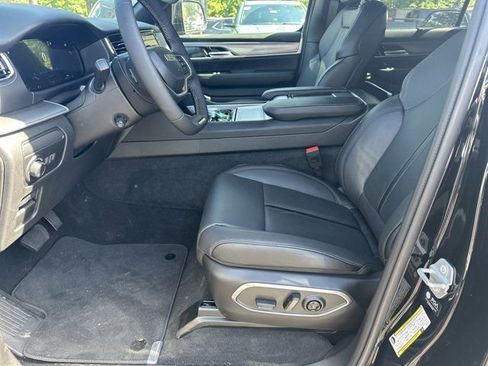 New 2026 Jeep Grand Wagoneer Limited AWD/4WD image 9