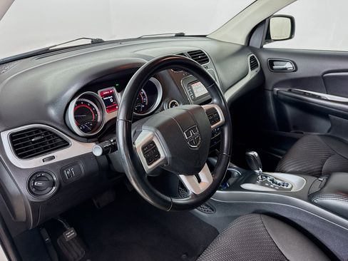 Used 2020 Dodge Journey SE w/ SE Popular Equipment Group image 8