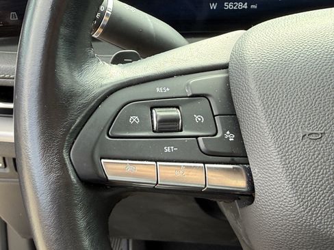 Used 2024 Cadillac XT4 Premium Luxury FWD image 22