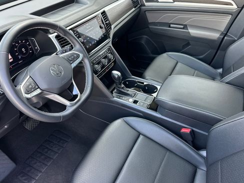 Used 2023 Volkswagen Atlas SE w/ Panoramic Sunroof Package FWD image 10