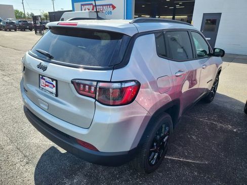 New 2026 Jeep Compass Latitude AWD/4WD image 3